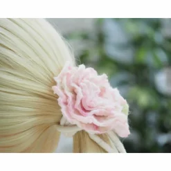 * BEZAUBERNDES BLÜTENACCESSOIRES * IN PASTELTÖNEN * 82% WOLLE 18% SEIDE * HANDANFERTIGUNG * ANLÄSSE * VIELE TRAGEMÖGLICH