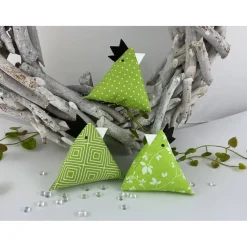 3 Dekohühner aus Stoff – Frühlingsdeko, handgenäht, grün/weiß,