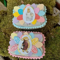 2 dekorierte Eierkartons zum Ostergeschenk verpacken rosa blau pastell