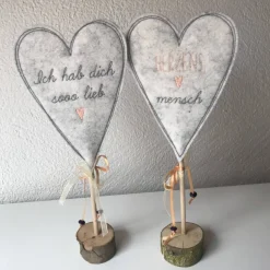 2 er Set Herzen auf Standfuß  in der Farbe APRICOT - Tisch/Fenster Dekoration aus 100 % Wollfilz - für liebe Menschen