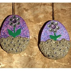 2 er-Set Ostereier BLÜMCHEN Collage Acrylmalerei auf einem flachen Pappmachè-Ei Künstler-Ei Osterei