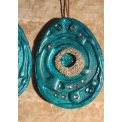 2 er-Set Ostereier GRÜNTÜRKIS Collage Acrylmalerei auf einem flachen Pappmachè-Ei Künstler-Ei Osterdeko