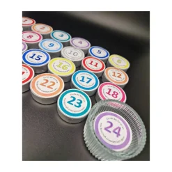 24 geheime Botschaften in Teelichtern – Adventskalender mit Glasteelichthalter & Geschenkbox