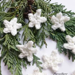 10 gehäkelte Sterne mit Glitzer - Häkelapplikation,Kartengestaltung,Streudeko,Tischdeko,Weihnachten,Gastgeschenk,creme
