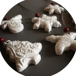 6 große Anhänger Weihnachten Winter | weiß grau rot | 5 - 8 cm | Elch Schneeflocke Tanne