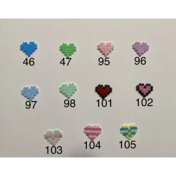 25 kleine Herzen als Streudeko für Eure Hochzeit aus Bügelperlen Streuherzen