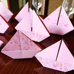 10 Origami Segelboote rosa – Tischdeko Konfirmation, Taufe, Hochzeit, Schiffe, Boote, Papierdeko mit Herzen
