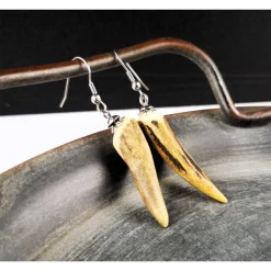 1 Paar Ohrringe, Edelstahl und Horn, Auswahl