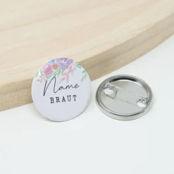 10 personalisierte Hochzeit JGA Button, Stil 04 | runde 32mm Namen Button | Junggesellenabschied Namensbutton