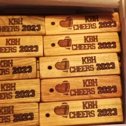 25 Personalisierte Holzanhänger Gastgeschenk Hochzeit, Kommunion, Geburtstag  Erinnerung personalisiert und handgemacht