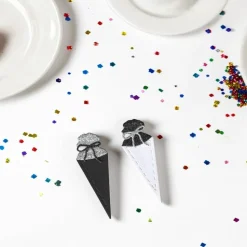 20 Schultüten gestanzt aus Tonkarton & glitzerndem Moosgummi – Streudeko & Stanzteile für Schulanfang & Minischultüte