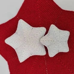 2 silberfarbene Sterne