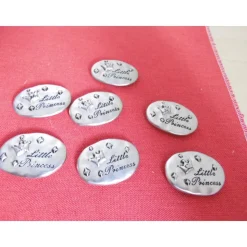 7 silberne Streuteile – Deko zur Geburt, Taufe oder Geburtstag, 4x3 cm