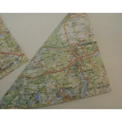 3 Spitztüten sind aus meinem alten Autoatlas entsprungen ...