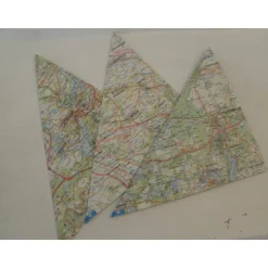 3 Spitztüten sind aus meinem alten Autoatlas entsprungen ...