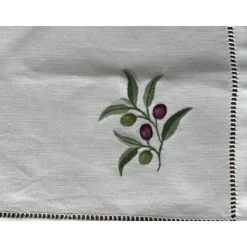 2 Stück Stoffservietten 40 x 40 cm, mit Stickerei und Lochsaum