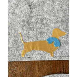 4 Stück Tischsets hellgrau mit goldfarbenen Dackelmotiv, Wolkenform, ca 45 x 25 cm