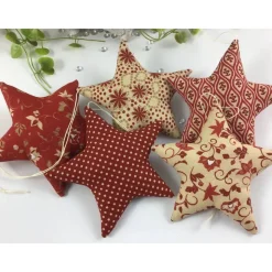 5 Sterne dunkelrot/beige – Stoffanhänger & Weihnachtsdeko aus Stoff, ca. 12x12cm