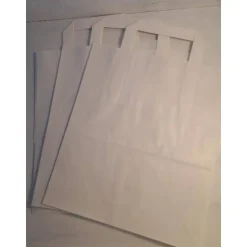 4 Tüten aus Papier in weiß mit Henkeln