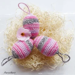3 umhäkelte Ostereier zum Aufhängen oder Tischdeko - Gastgeschenk,Ostern,Muttertag,Dekoeier,festlich,modern,easter