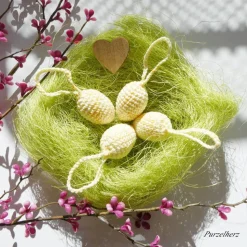 4 umhäkelte Ostereier zum Aufhängen oder Tischdeko - Gastgeschenk,Ostern,Muttertag,Dekoeier,festlich,modern