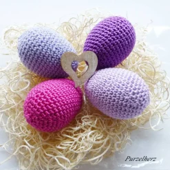 4 umhäkelte Ostereier zur Tischdeko - Gastgeschenk,Ostern,Muttertag,Dekoeier,festlich,modern,easter,pink,lila,flieder