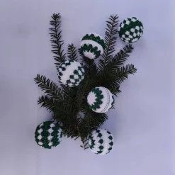 6 umhäkelte Weihnachtsbaumkugeln