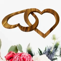 2 verbundene Herzen aus Olivenholz personalisierbar