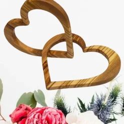 2 verbundene Herzen aus Olivenholz personalisierbar