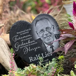 26 x 29 cm Schieferherz mit Gravur – Personalisierter Gedenkstein mit Foto und Wunschtext als wetterfester Grabschmuck