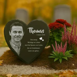 15 x 17 cm Schieferherz mit Gravur – personalisierter Gedenkstein mit Foto & Wunschtext als wetterfester Grabschmuck