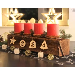 Adventsbalken aus Holz mit weißen Kerzen und Glaskugeln/ Adventsgesteck / Adventsdeko