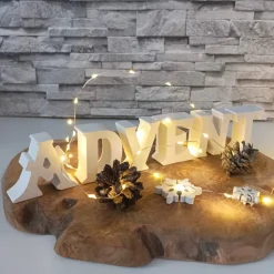 Adventsdeko Buchstaben – Handgefertigte Schriftzüge für festliche Adventsarrangements