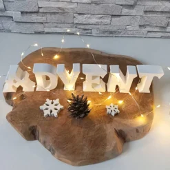 Adventsdeko Buchstaben – Handgefertigte Schriftzüge für festliche Adventsarrangements