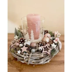 Adventsgesteck mit Windlicht auf Kranz, rosa/silber/weiß/grau
