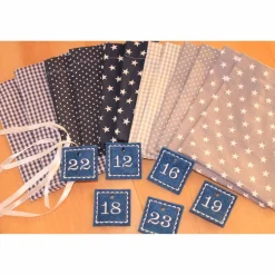 Adventskalender / Säckchen zum befüllen / Stoffsäckchen mit Zahlen dunkelblau grau