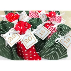 Adventskalender / Säckchen zum Befüllen / Stoffsäckchen mit Zahlen dunkelgrün rot