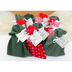 Adventskalender / Säckchen zum Befüllen / Stoffsäckchen mit Zahlen dunkelgrün rot