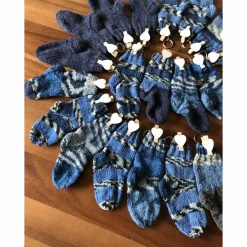 Adventskalender aus kleinen Socken gestrickt, 24 Stück zum befüllen - wiederverwendbar, nachhaltig