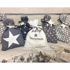 Adventskalender grau weiß Kalender Advent selber befüllen Säckchen Baumwolle Taschen Tüten Türchen Weihnachten