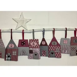Adventskalender, Vorweihnachten, grau-bordeaux-rosa-beere, genäht, gestickt ,Unikat, 24 Häuschen zum aufhängen, Kinder