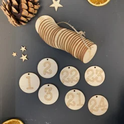 Adventskalender Zahlen Anhänger aus Holz mit Gravur – Set 1 bis 24, 4cm Durchmesser