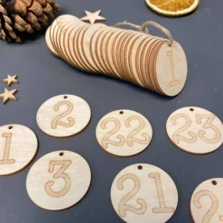 Adventskalender Zahlen Anhänger aus Holz mit Gravur – Set 1 bis 24, 4cm Durchmesser