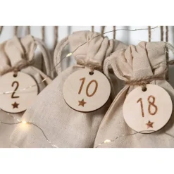 Adventskalender Zahlen Holz 1–24 Ø4,5 cm | Runde Anhänger mit Stern-Gravur aus Birkensperrholz, wiederverwendbar