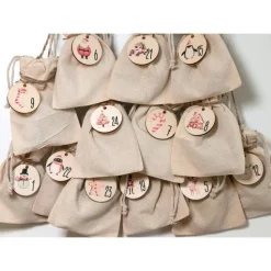 Adventskalender Zahlen Holz 1–24, Ø 4,5 cm – rund, mit Weihnachtstieren bedruckt, lasergeschnitten