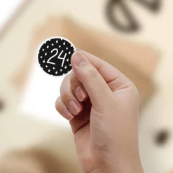 Adventskalender Zahlenaufkleber *Cozy Winter* / 24 runde Aufkleber / ∅ 40 mm