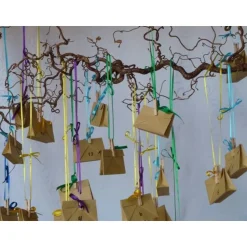 Adventskalender zum aufhängen aus gefalteten Packpapier-Tütchen zum befüllen