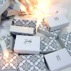 Adventskalender zum Befüllen hellgrau weiss Kachel Muster Schiebeschachtel Schachteln Advent, BuntMixxDESIGN