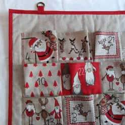 Adventskalender zum Befüllen aus Stoff in Rot-Beige, Wandbehang