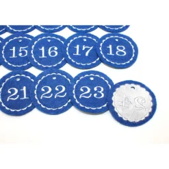 Adventskalenderzahlen Anhänger Zahlen blau Filz rund bestickt / Zahlen Anhänger Adventskalender